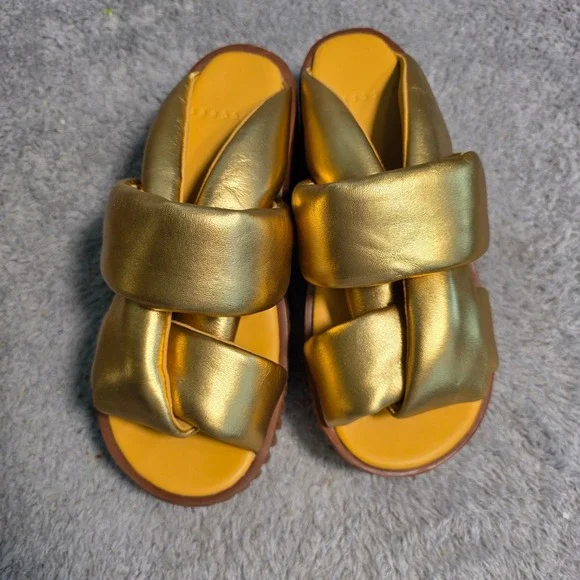 4CCCCEES Pila Semo Platform Slide Sandals Gold Metallic Womens 37 6.5 NEW - Picture 2 of 8